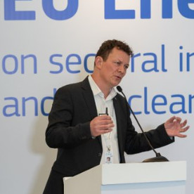 File:Robert Hoevers.jpeg